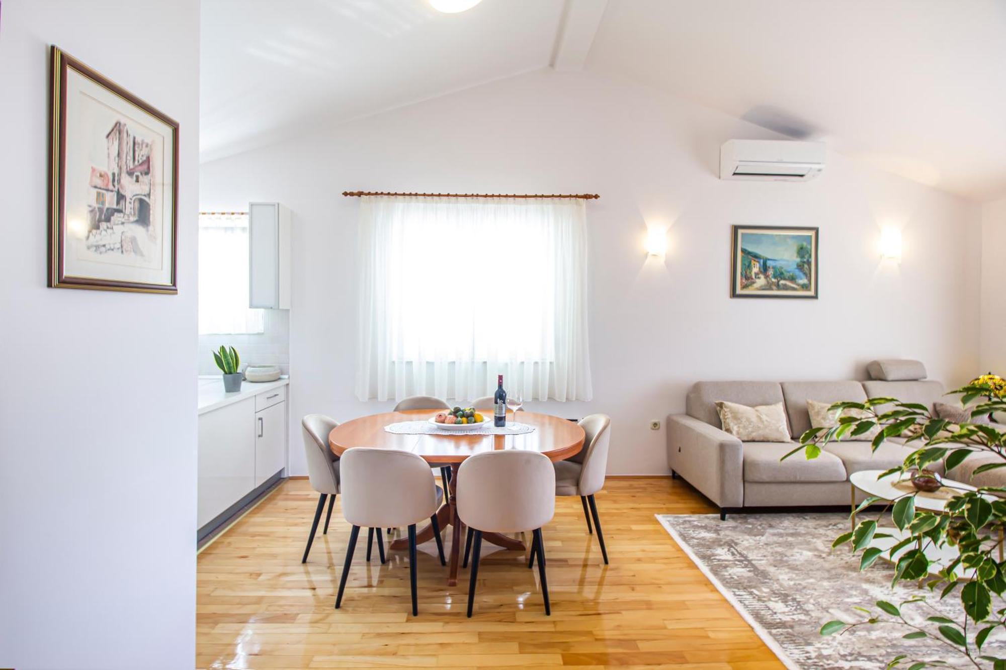 Apartment Anita With Amazing Sea View Makarska Exterior photo